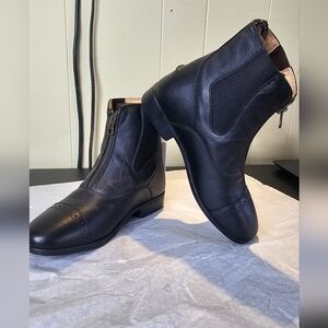 NWT Dover Saddlery Women's Size 7  Leather Paddocks Boots Equestrian